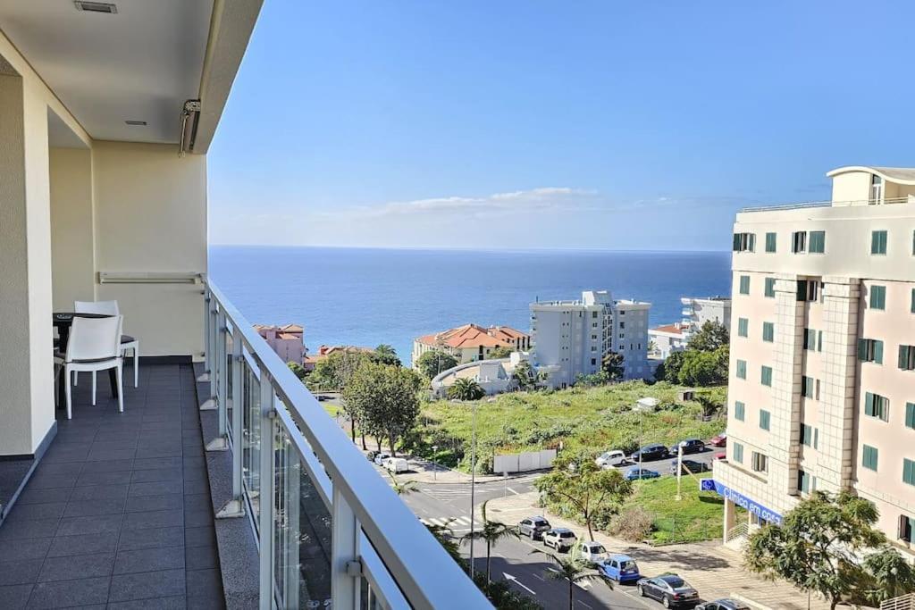 Vista Mar - Ac, Pool & Gym Apartment Funchal  Exterior photo